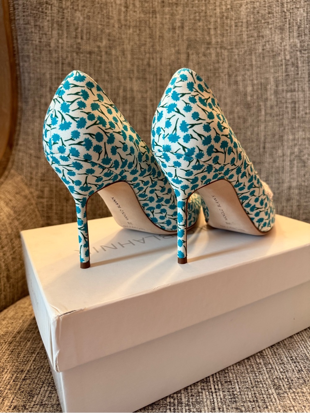 Manolo Blahnik Teal and White Floral Pointed Toe Pumps - Picture 3 of 5